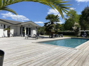 Villa avec piscine chauffée proche plage Océane